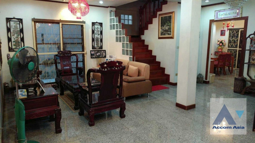 4  3 br Townhouse For Rent in Latkrabang ,Bangkok  AA40481