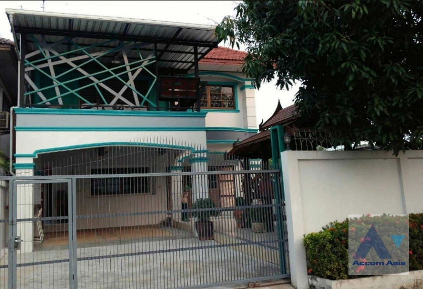  2  3 br Townhouse For Rent in Latkrabang ,Bangkok  AA40481