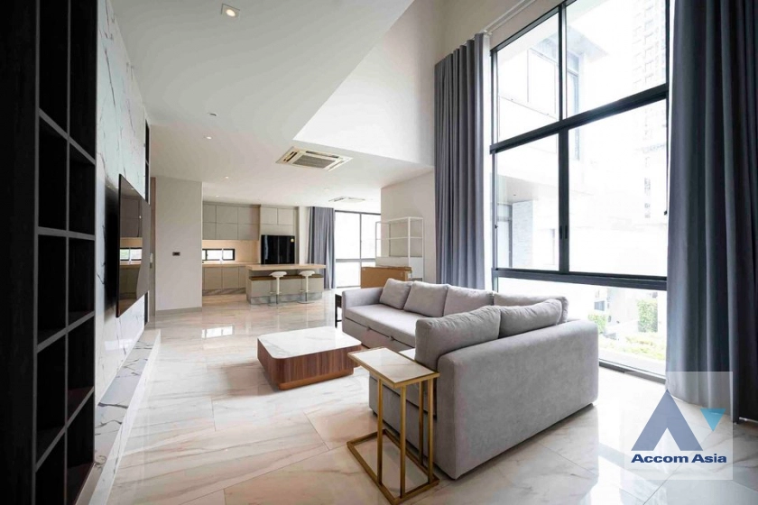 unit 4 Bedrooms  House For Rent & Sale in Sukhumvit, Bangkok  (AA40482)