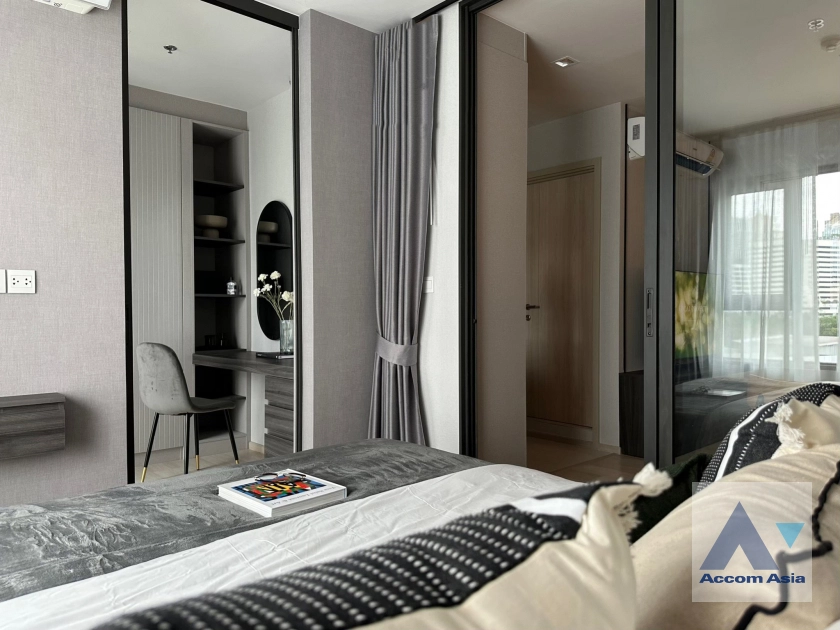 unit 1 Bedroom  Condominium For Rent in Ploenchit, Bangkok  near BTS Ploenchit (AA40496)