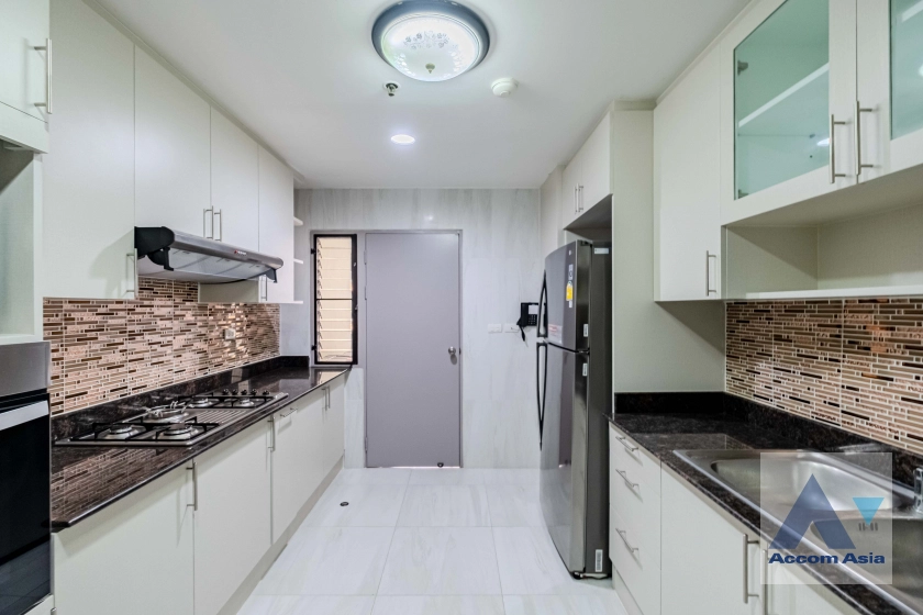  1  3 br Apartment For Rent in Sukhumvit ,Bangkok BTS Asok - MRT Sukhumvit at Perfect Apartment for Big Family, Prime Location Near Main Street AA40497