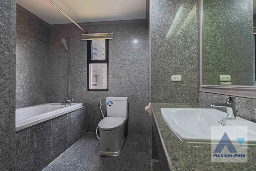 13  3 br Apartment For Rent in Sukhumvit ,Bangkok BTS Asok - MRT Sukhumvit at Perfect Apartment for Big Family, Prime Location Near Main Street AA40497
