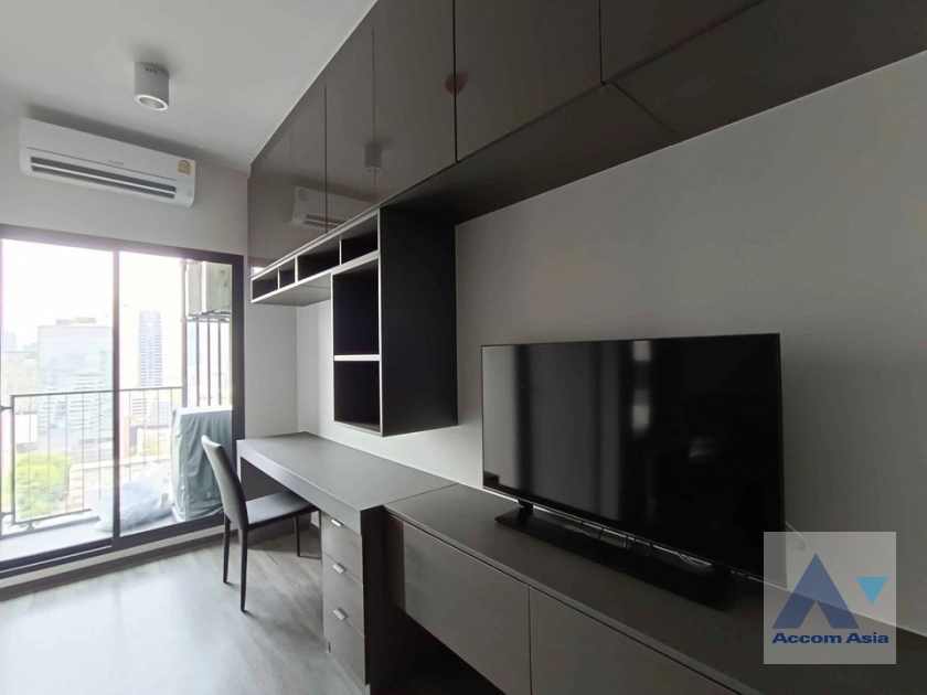  1 Bedroom  Condominium For Rent in Silom, Bangkok  near BTS Sala Daeng - MRT Sam Yan (AA40506)