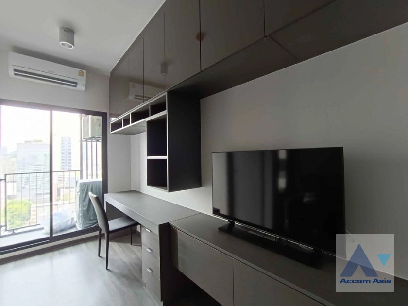 unit 1 Bedroom  Condominium For Rent in Silom, Bangkok  near BTS Sala Daeng - MRT Sam Yan (AA40506)