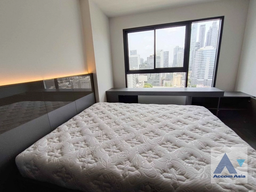 unit 1 Bedroom  Condominium For Rent in Silom, Bangkok  near BTS Sala Daeng - MRT Sam Yan (AA40506)