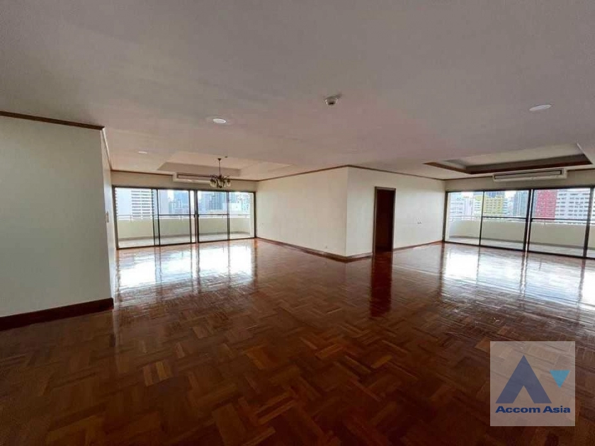 Huge Terrace |  4 Bedrooms  Condominium For Rent in Sukhumvit, Bangkok  near BTS Nana (AA40512)