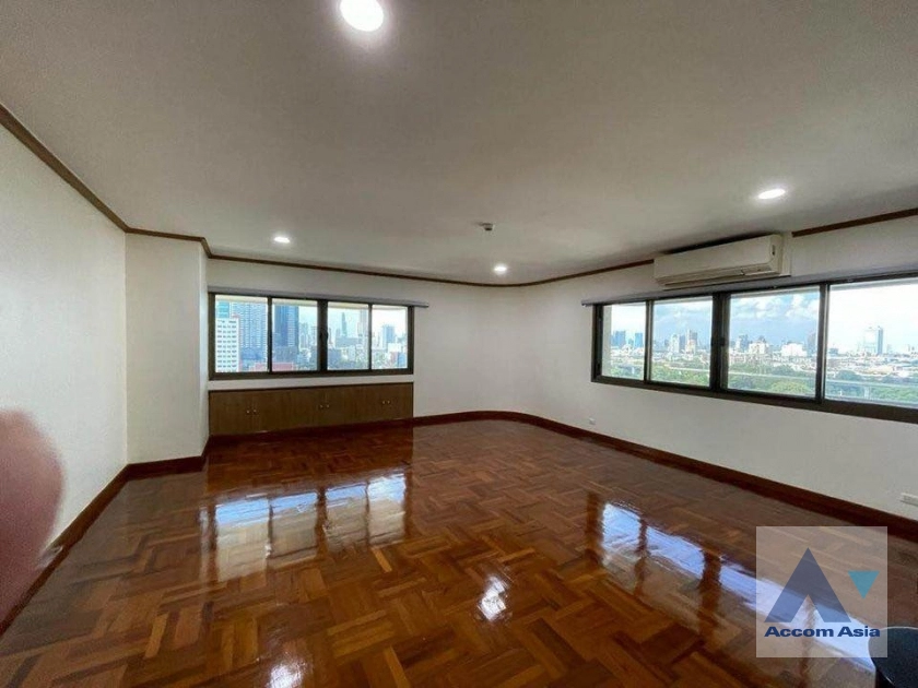 Huge Terrace |  4 Bedrooms  Condominium For Rent in Sukhumvit, Bangkok  near BTS Nana (AA40512)