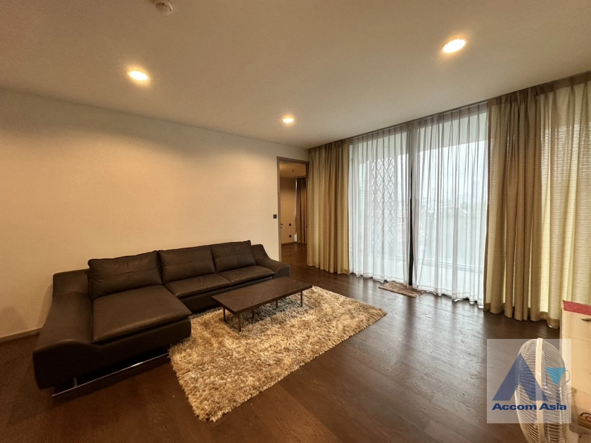  2 Bedrooms  Condominium For Sale in Sathorn, Bangkok  near BTS Chong Nonsi - BRT Thanon Chan (AA40522)