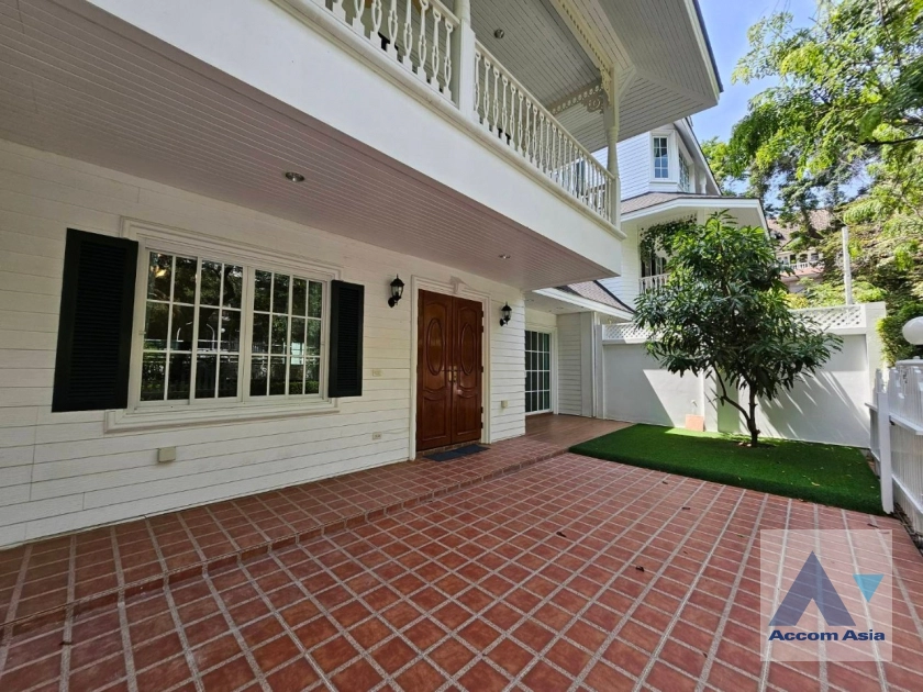 unit 3 Bedrooms  Townhouse For Rent in Samutprakan, Samutprakan  near BTS Bearing (AA40524)