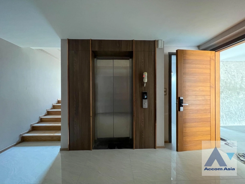 6  4 br House for rent and sale in Sathorn ,Bangkok BTS Sala Daeng - MRT Khlong Toei at Anina Villa Sathorn-Yenakart AA40525
