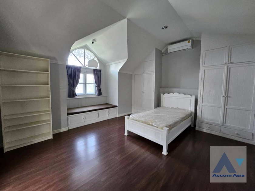 9  3 br Townhouse for rent and sale in Bang Na ,Bangkok BTS Bearing at Fantasia Villa 2 AA40526