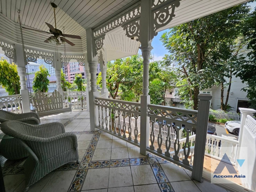 18  3 br Townhouse for rent and sale in Bang Na ,Bangkok BTS Bearing at Fantasia Villa 2 AA40526