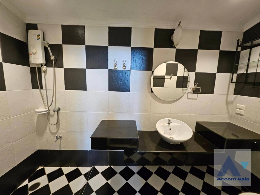 14  3 br Townhouse for rent and sale in Bang Na ,Bangkok BTS Bearing at Fantasia Villa 2 AA40526