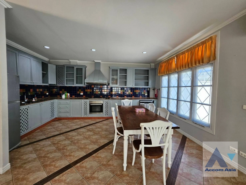 8  3 br Townhouse for rent and sale in Bang Na ,Bangkok BTS Bearing at Fantasia Villa 2 AA40526