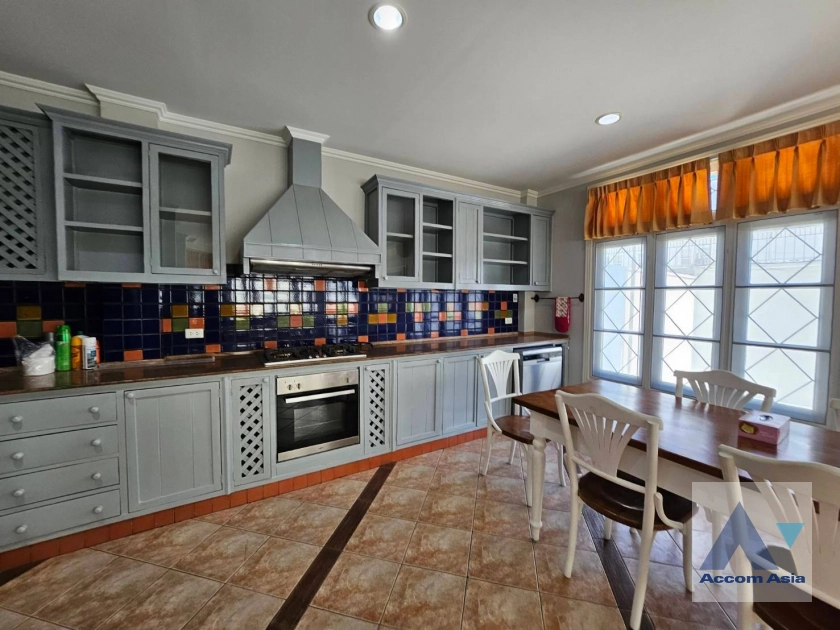 6  3 br Townhouse for rent and sale in Bang Na ,Bangkok BTS Bearing at Fantasia Villa 2 AA40526