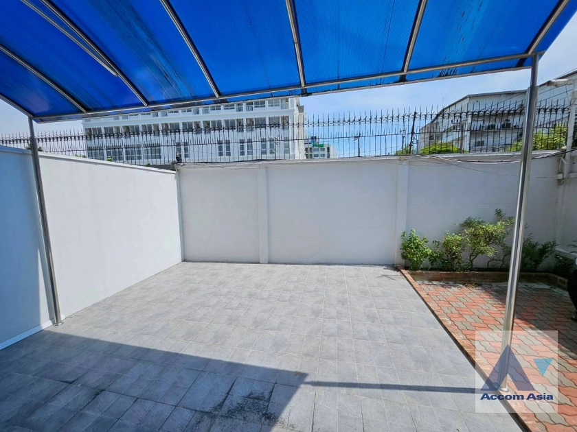 20  3 br Townhouse for rent and sale in Bang Na ,Bangkok BTS Bearing at Fantasia Villa 2 AA40526