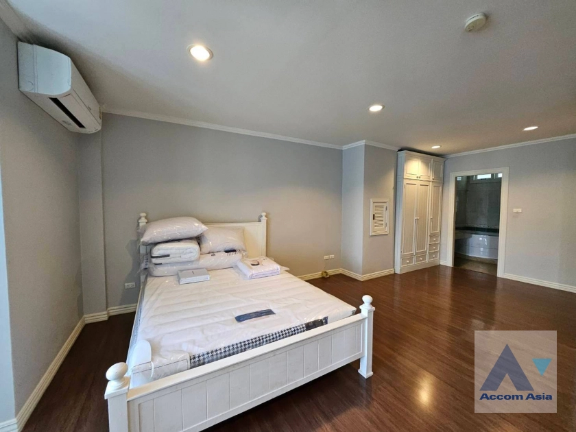 10  3 br Townhouse for rent and sale in Bang Na ,Bangkok BTS Bearing at Fantasia Villa 2 AA40526
