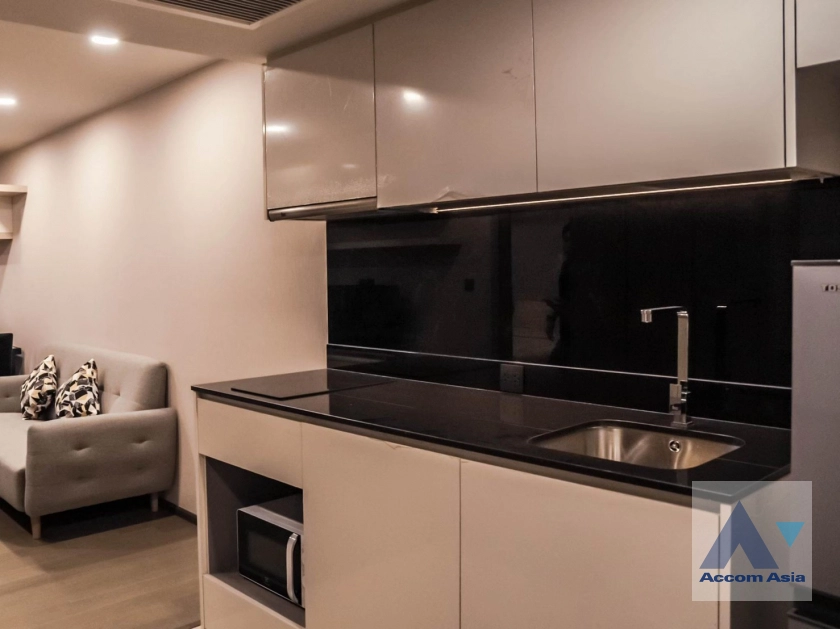 unit 1 Bedroom  Condominium For Rent in Ploenchit, Bangkok  near BTS National Stadium (AA40531)