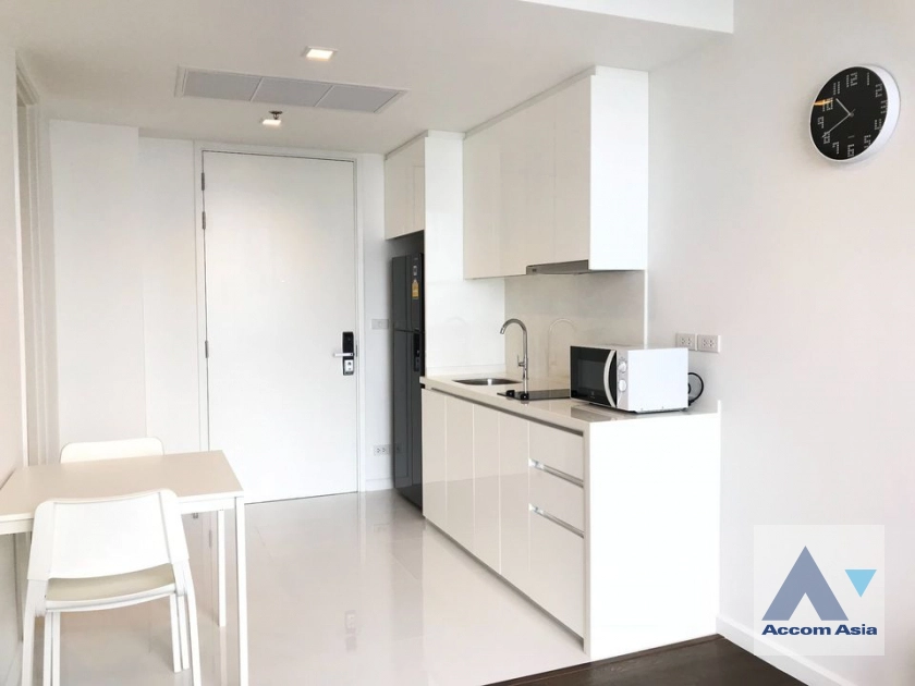unit 1 Bedroom  Condominium For Rent in Sathorn, Bangkok  near BTS Chong Nonsi - BRT Arkhan Songkhro (AA40533)