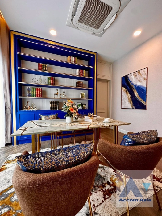  1  4 br House for rent and sale in Latkrabang ,Bangkok ARL Ban Thap Chang at Nantawan Rama 9 New Krungthepkreetha AA40534