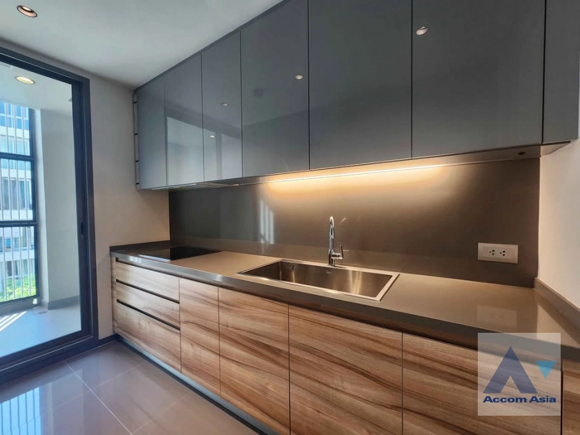 7  1 br Condominium For Rent in Sathorn ,Bangkok MRT Lumphini at Supreme Legend AA40543