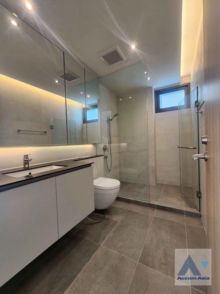 12  1 br Condominium For Rent in Sathorn ,Bangkok MRT Lumphini at Supreme Legend AA40543