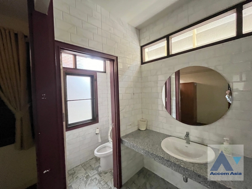 18  4 br House For Rent in Phaholyothin ,Bangkok  AA40561