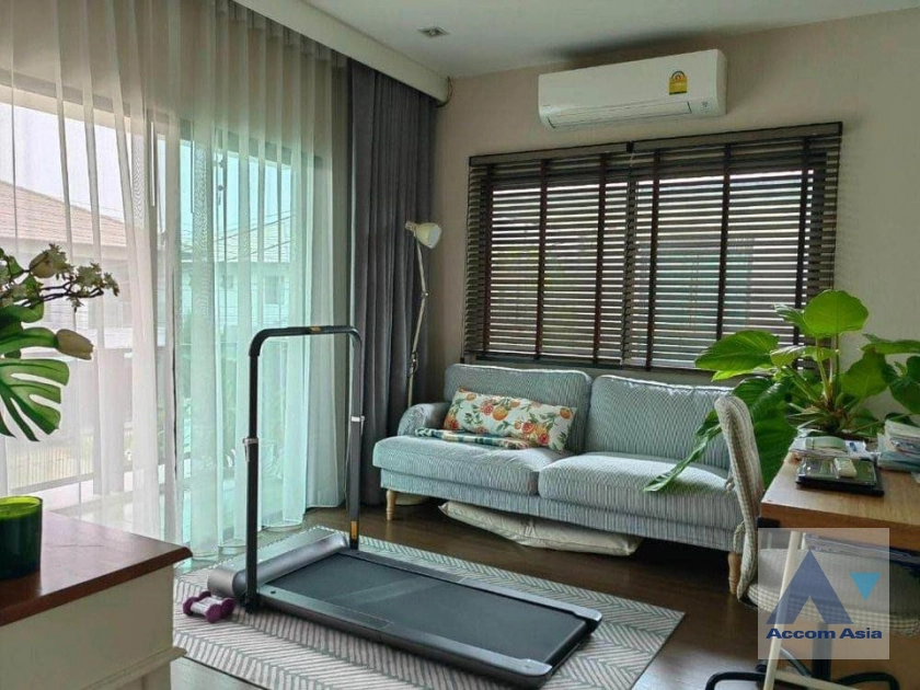 5  4 br House for rent and sale in Samutprakan ,Samutprakan  at House in Compound AA40573