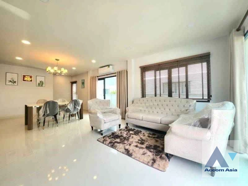  4 Bedrooms  House For Rent & Sale in ,   (AA40576)