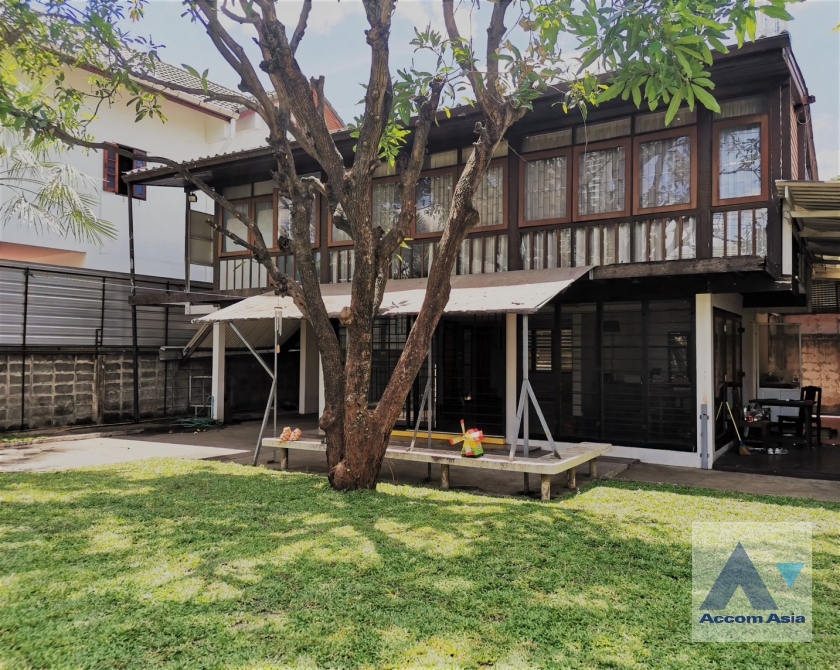  2  2 br House for rent and sale in Phaholyothin ,Bangkok  AA40578