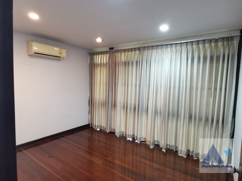 7  2 br House for rent and sale in Phaholyothin ,Bangkok  AA40578