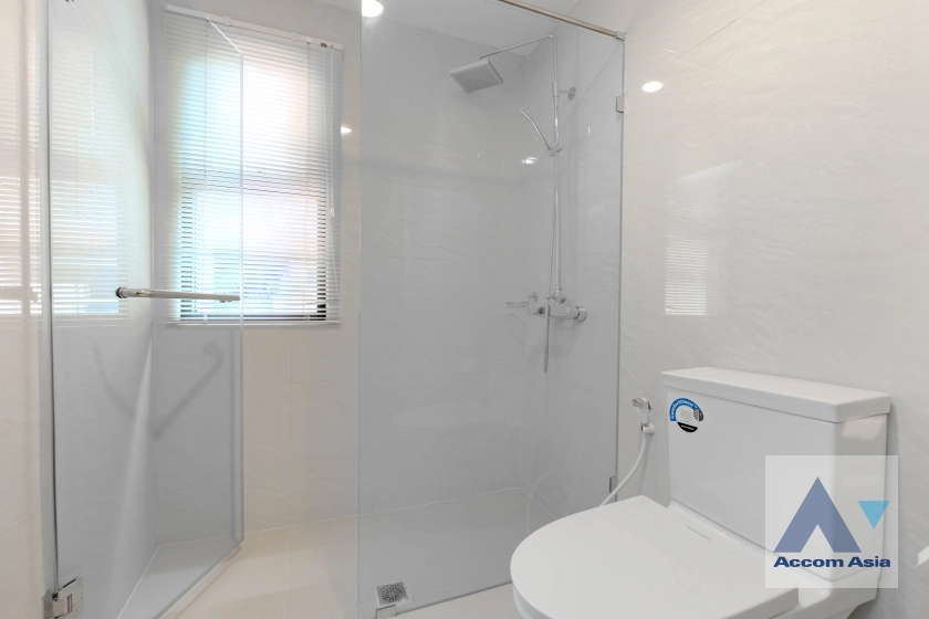 20  3 br Apartment For Rent in Sukhumvit ,Bangkok BTS Asok - MRT Sukhumvit at Perfect Apartment for Big Family, Prime Location Near Main Street AA40585