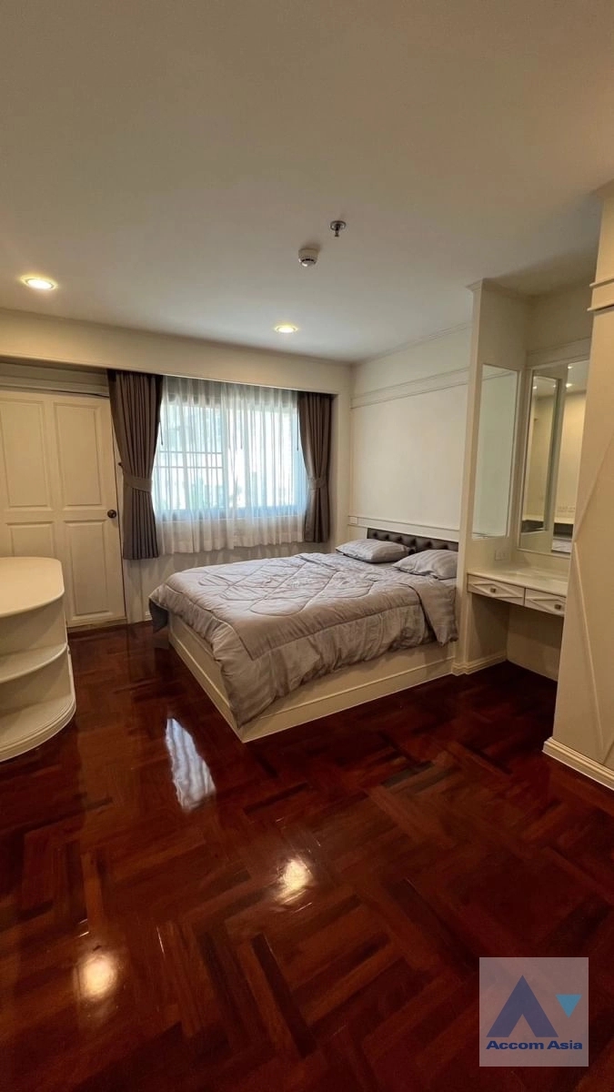 4  2 br Apartment For Rent in Sukhumvit ,Bangkok BTS Phrom Phong at Low-rise apartment, Walk 400m to BTS AA40591