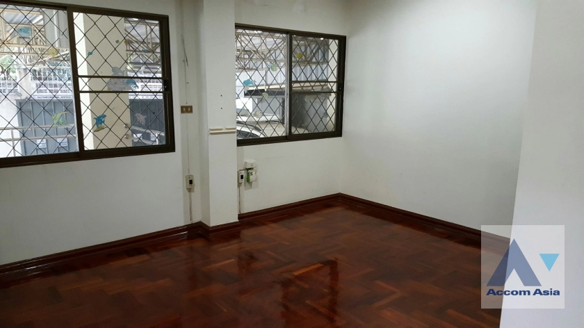 6  House for rent and sale in Sukhumvit ,Bangkok BTS Phra khanong AA40592