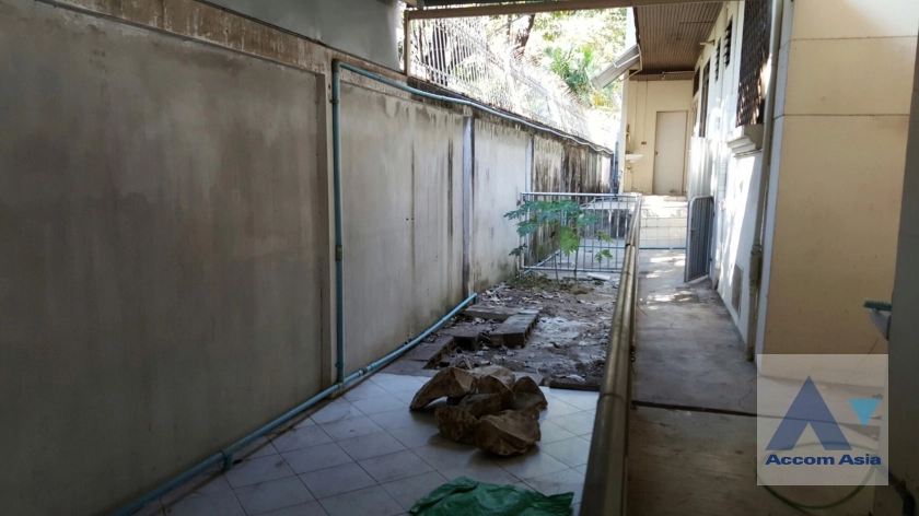 15  House for rent and sale in Sukhumvit ,Bangkok BTS Phra khanong AA40592