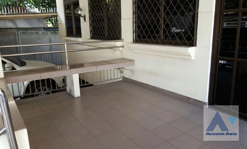  1  House for rent and sale in Sukhumvit ,Bangkok BTS Phra khanong AA40592