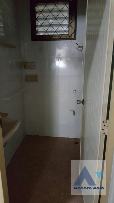 11  House for rent and sale in Sukhumvit ,Bangkok BTS Phra khanong AA40592