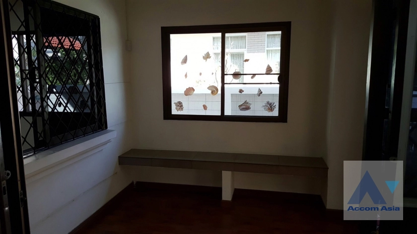 12  House for rent and sale in Sukhumvit ,Bangkok BTS Phra khanong AA40592