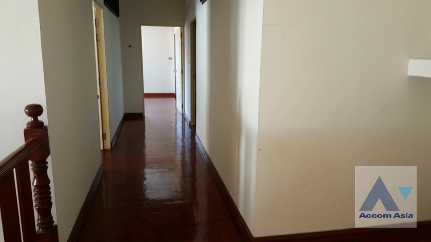 13  House for rent and sale in Sukhumvit ,Bangkok BTS Phra khanong AA40592