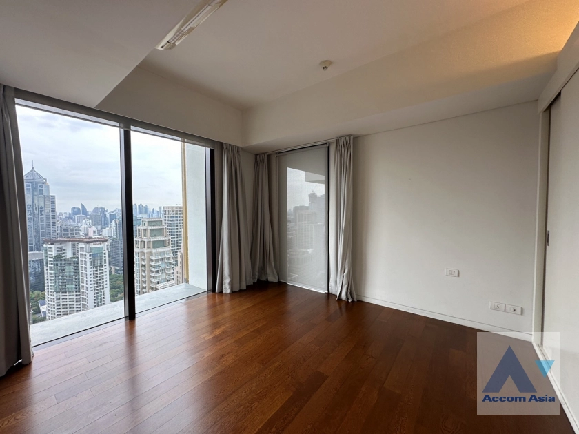 7  3 br Condominium For Rent in Ploenchit ,Bangkok BTS Ratchadamri at Hansar Residence AA40596