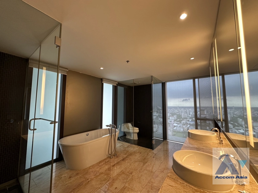 11  3 br Condominium For Rent in Ploenchit ,Bangkok BTS Ratchadamri at Hansar Residence AA40596