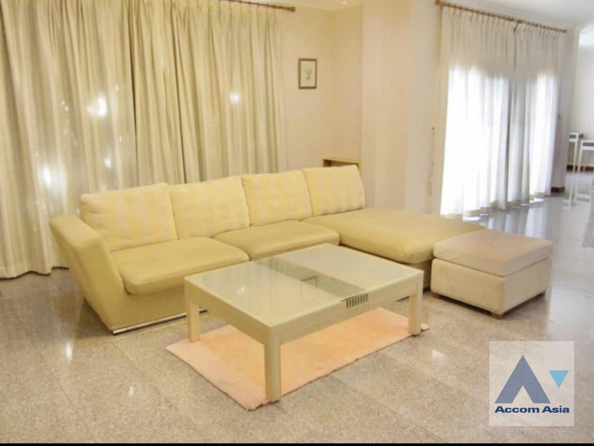 unit 3 Bedrooms  House For Rent in Bang Na, Bangkok  (AA40597)