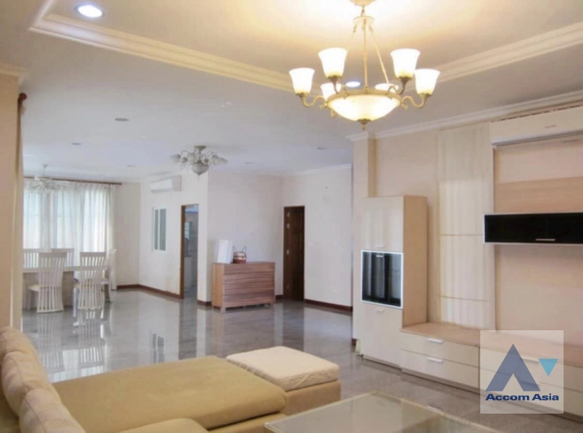  3 Bedrooms  House For Rent in Bangna, Bangkok  (AA40597)