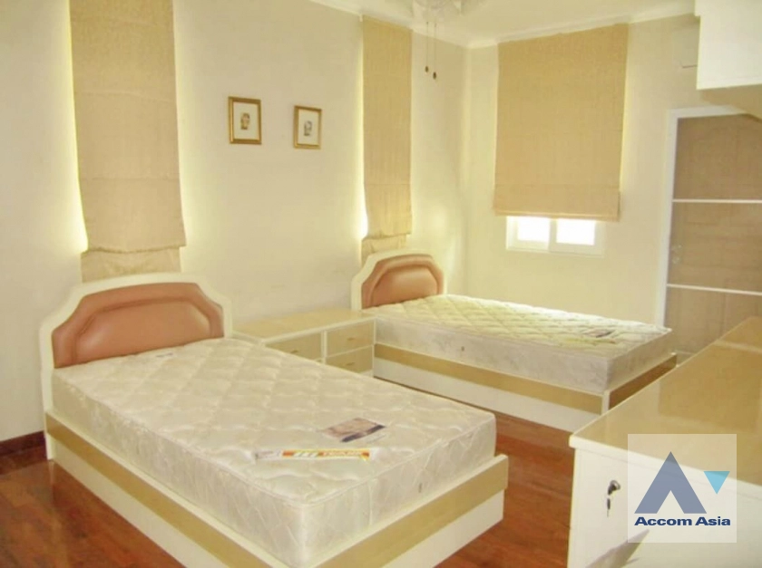 12  3 br House For Rent in Bang Na ,Bangkok  at Sittarom Regent Sinakarin Lasan AA40597