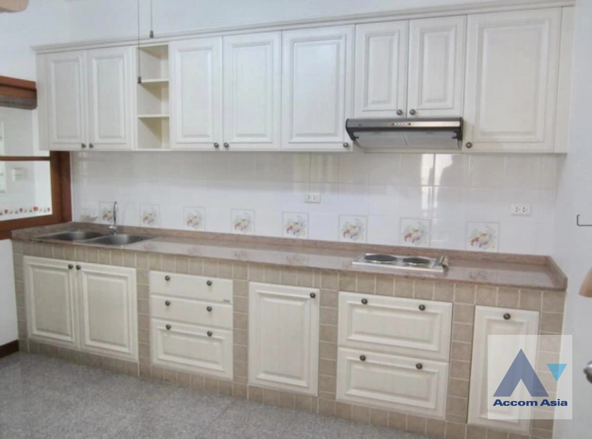 5  3 br House For Rent in Bang Na ,Bangkok  at Sittarom Regent Sinakarin Lasan AA40597