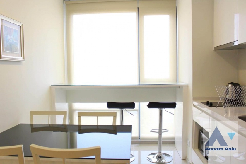 unit 2 Bedrooms  Condominium For Rent in Sukhumvit, Bangkok  near BTS Ekkamai (AA40602)