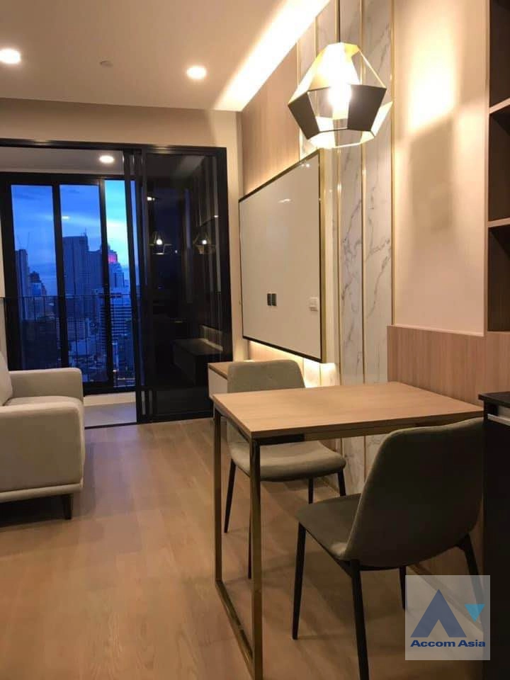 unit 1 Bedroom  Condominium For Rent in Silom, Bangkok  near MRT Sam Yan (AA40603)