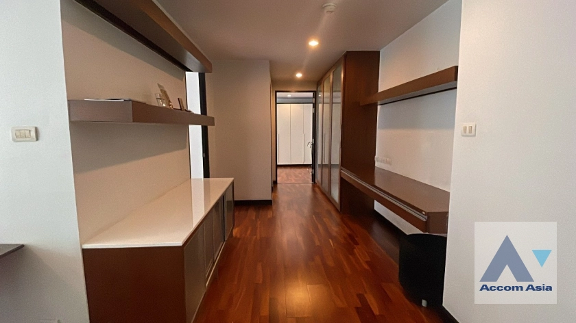 8  2 br Condominium For Sale in Sukhumvit ,Bangkok BTS Ekkamai at The Avenue Sukumvit 61 AA40611