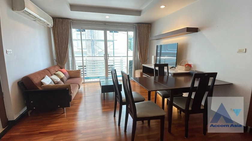  2 Bedrooms  Condominium For Sale in Sukhumvit, Bangkok  near BTS Ekkamai (AA40611)