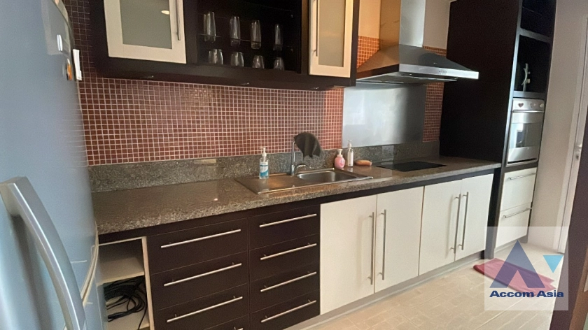 unit 2 Bedrooms  Condominium For Sale in Sukhumvit, Bangkok  near BTS Ekkamai (AA40611)